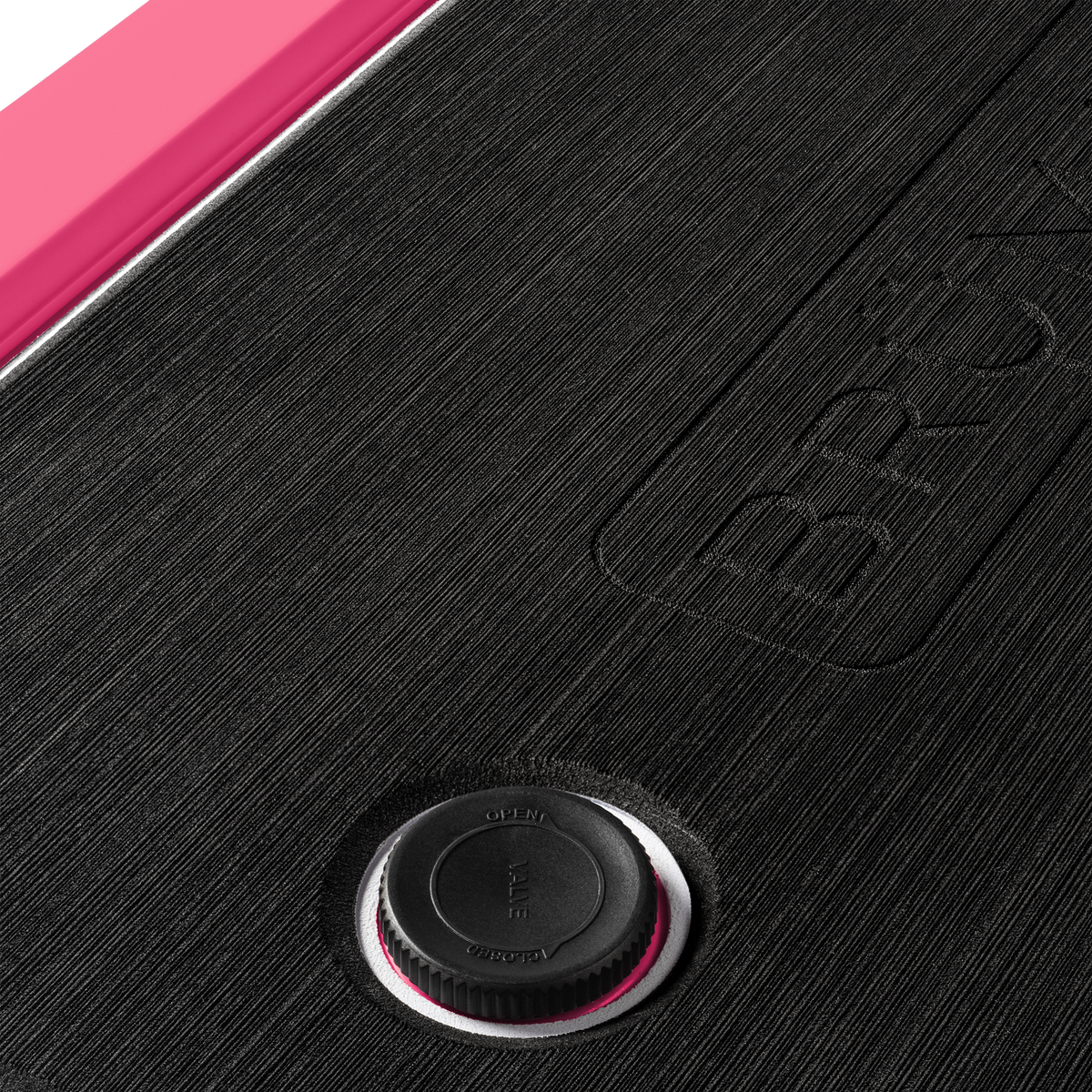 brutank-h0 brutank-55qt-neonpink-vent.png